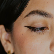 Load image into Gallery viewer, Brown Baddie Eyeliner