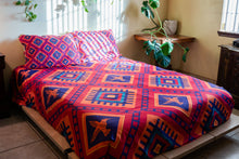 Load image into Gallery viewer, Prados x Sagrado Hummingbird Duvet & Pillow Set